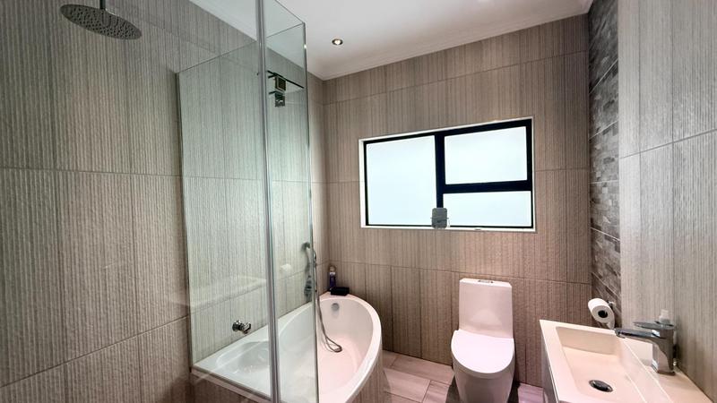 4 Bedroom Property for Sale in Everglades Estate North West